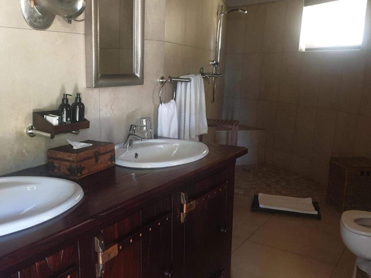 La Rochelle Lodge Namibia ツメブ エクステリア 写真